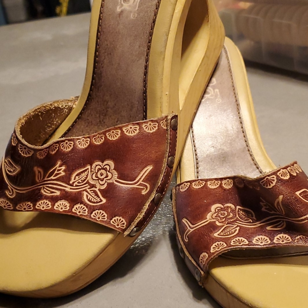 Platform Sandle no back strap